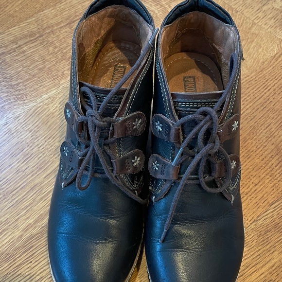 Pikolinos Black Wedge Shoes with Laces - Picture 1 of 10